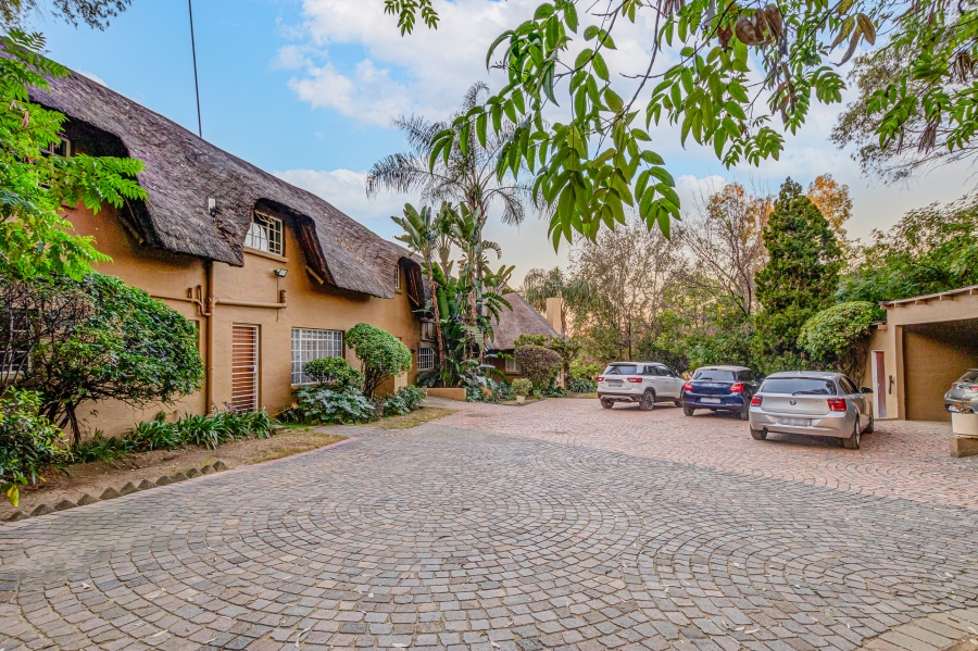 6 Bedroom Property for Sale in Lanseria Gauteng