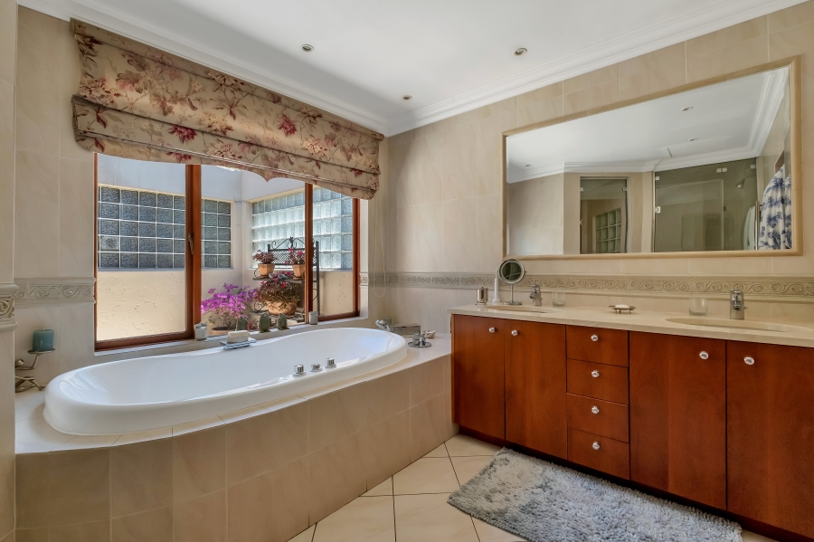 5 Bedroom Property for Sale in Bryanston East Gauteng