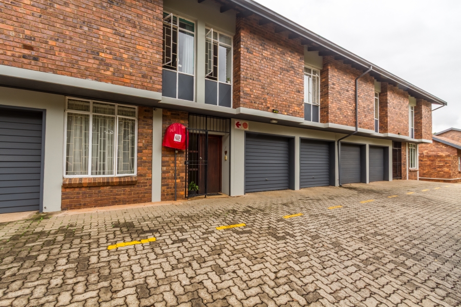 3 Bedroom Property for Sale in La Montagne Gauteng