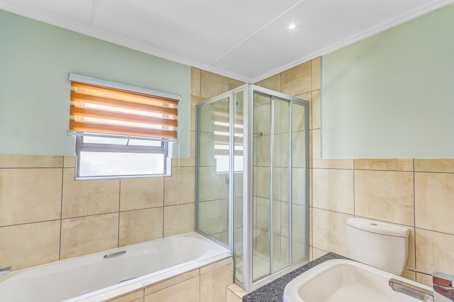 To Let 3 Bedroom Property for Rent in Kyalami Hills Gauteng