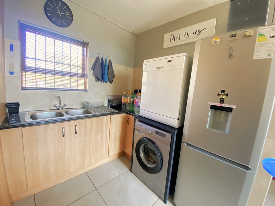 3 Bedroom Property for Sale in Sugar Bush Estate Gauteng