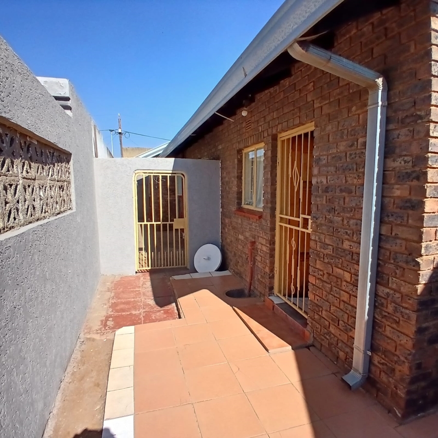 2 Bedroom Property for Sale in Vosloorus Ext 2 Gauteng