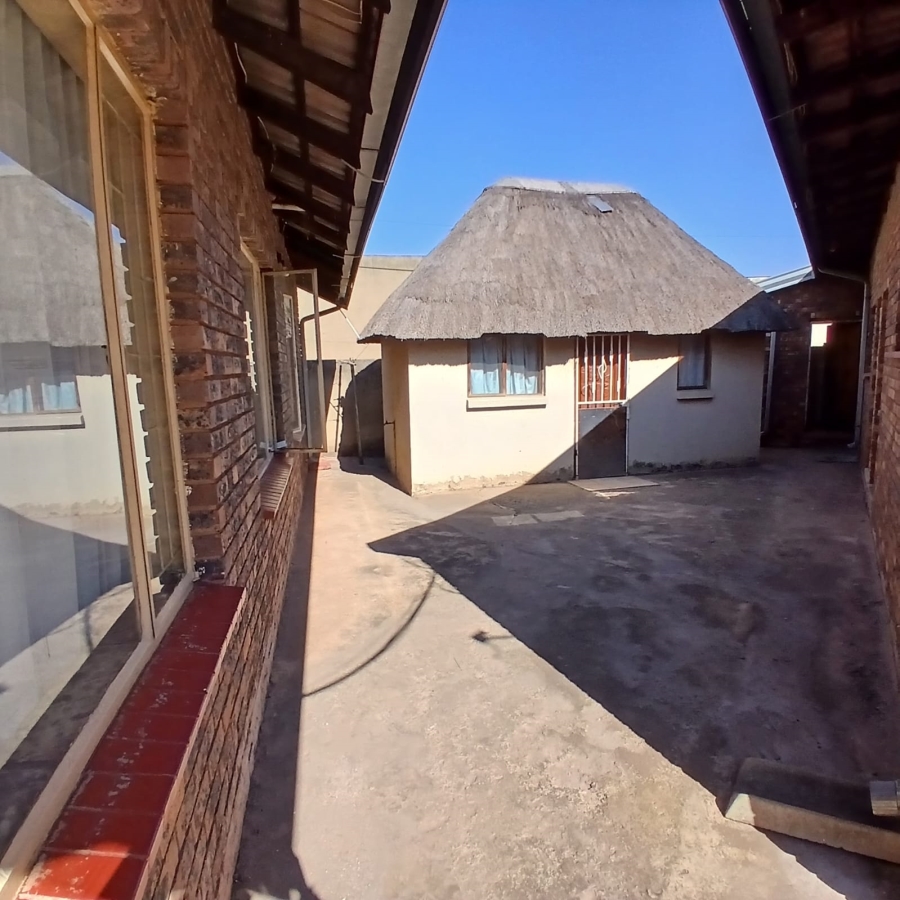 2 Bedroom Property for Sale in Vosloorus Ext 2 Gauteng