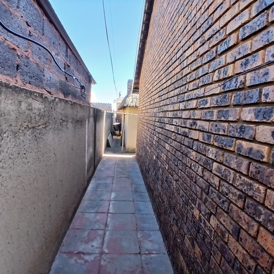 2 Bedroom Property for Sale in Vosloorus Ext 2 Gauteng
