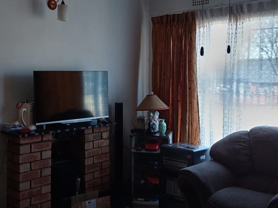 3 Bedroom Property for Sale in Lindhaven Gauteng