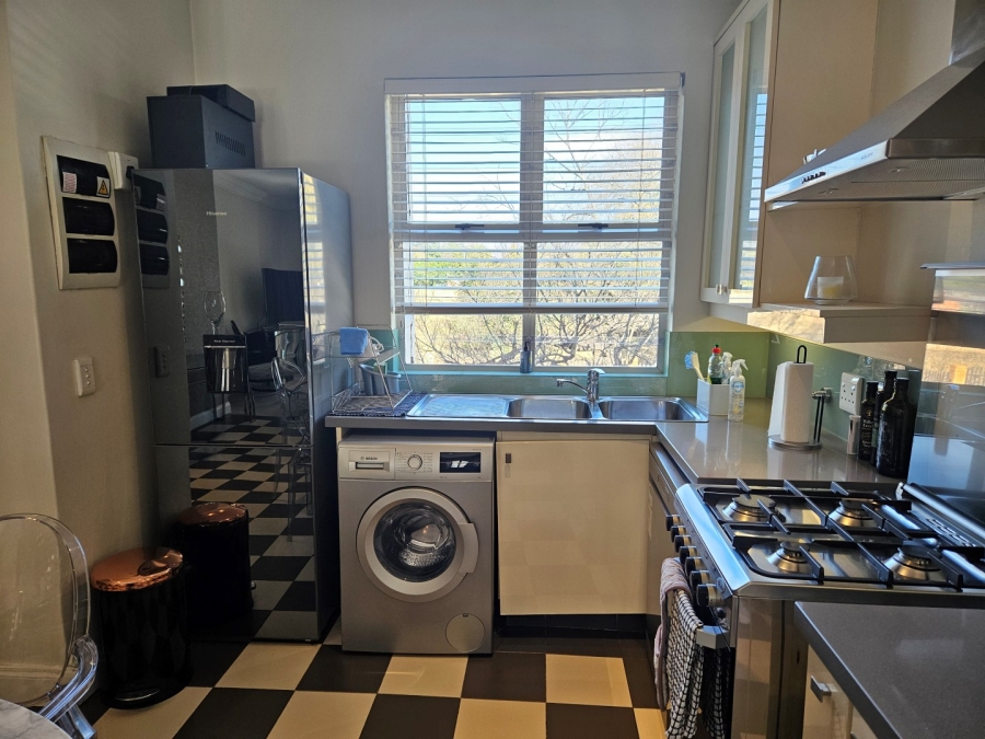 To Let 2 Bedroom Property for Rent in Dunkeld Gauteng