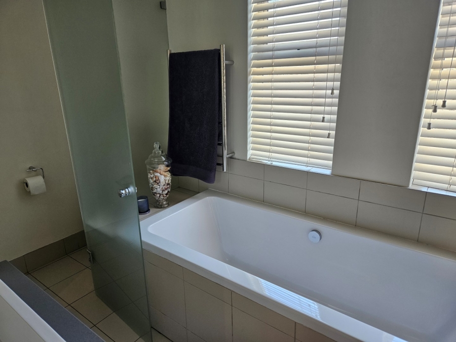 To Let 2 Bedroom Property for Rent in Dunkeld Gauteng