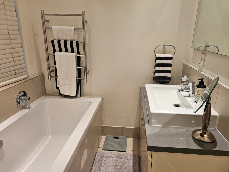 To Let 2 Bedroom Property for Rent in Dunkeld Gauteng