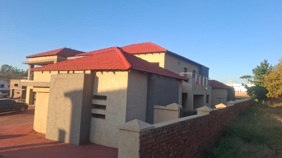 5 Bedroom Property for Sale in Magaliesberg Country Estate Gauteng