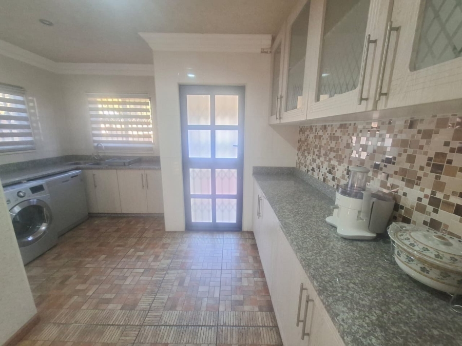 5 Bedroom Property for Sale in Magaliesberg Country Estate Gauteng