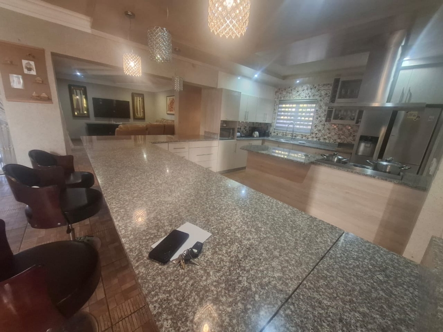 5 Bedroom Property for Sale in Magaliesberg Country Estate Gauteng