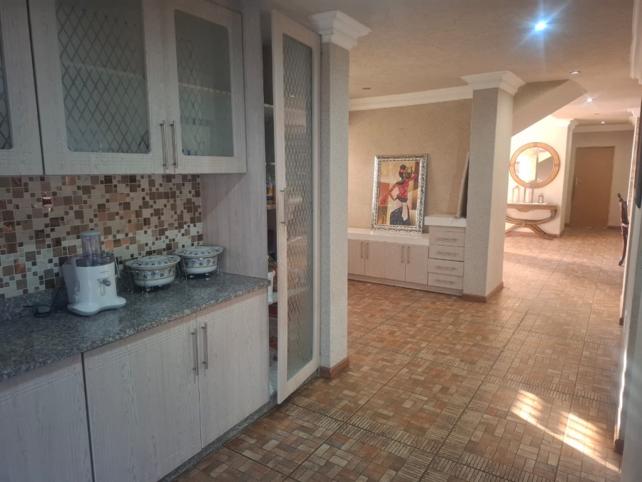 5 Bedroom Property for Sale in Magaliesberg Country Estate Gauteng