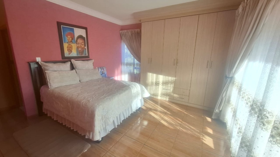 5 Bedroom Property for Sale in Magaliesberg Country Estate Gauteng