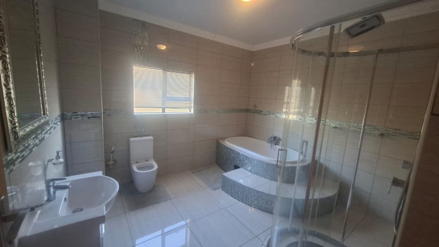 5 Bedroom Property for Sale in Magaliesberg Country Estate Gauteng