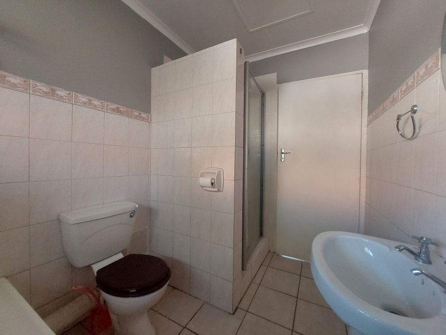 2 Bedroom Property for Sale in Die Wilgers Gauteng