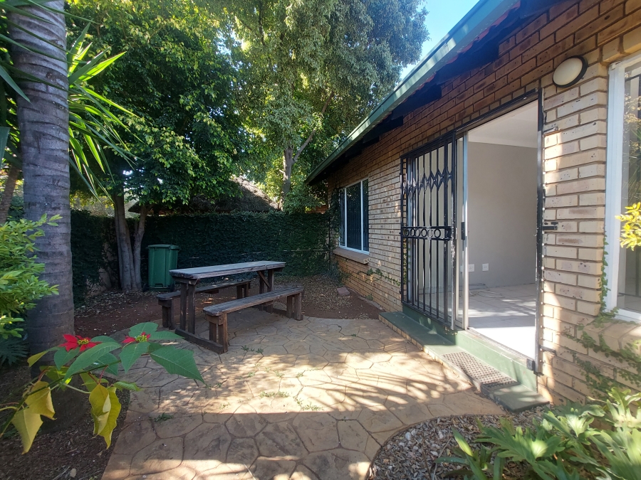 2 Bedroom Property for Sale in Die Wilgers Gauteng