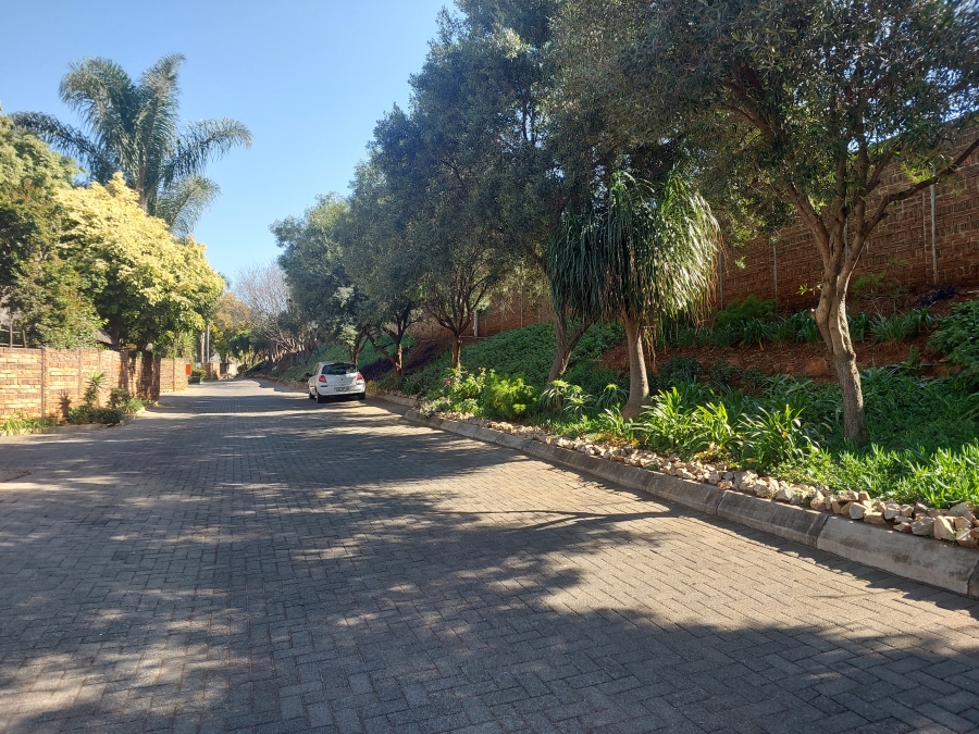 2 Bedroom Property for Sale in Die Wilgers Gauteng