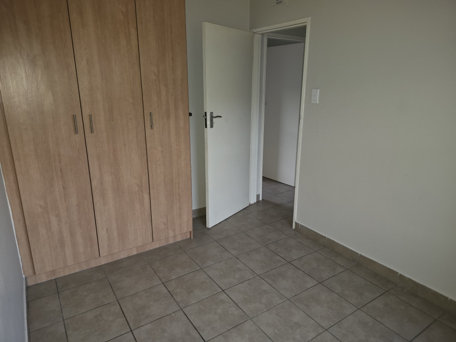 To Let 2 Bedroom Property for Rent in Olifantsvlei Gauteng