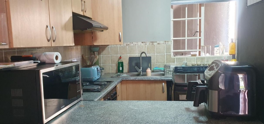 3 Bedroom Property for Sale in Meredale Gauteng