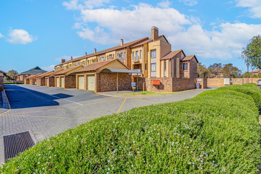 1 Bedroom Property for Sale in Halfway Gardens Gauteng