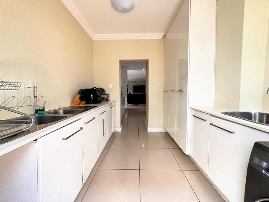4 Bedroom Property for Sale in Blue Valley Golf Estate Gauteng
