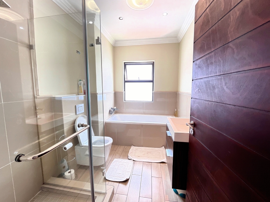 4 Bedroom Property for Sale in Blue Valley Golf Estate Gauteng