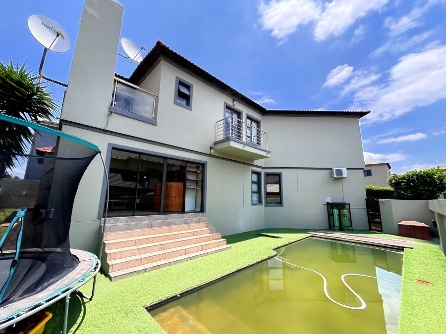 4 Bedroom Property for Sale in Blue Valley Golf Estate Gauteng