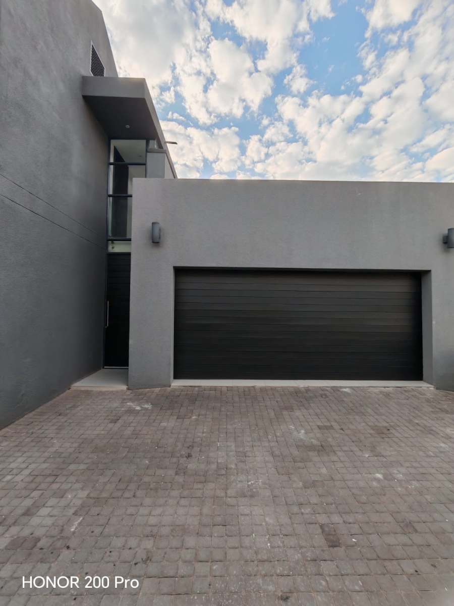 To Let 3 Bedroom Property for Rent in Raslouw Gauteng