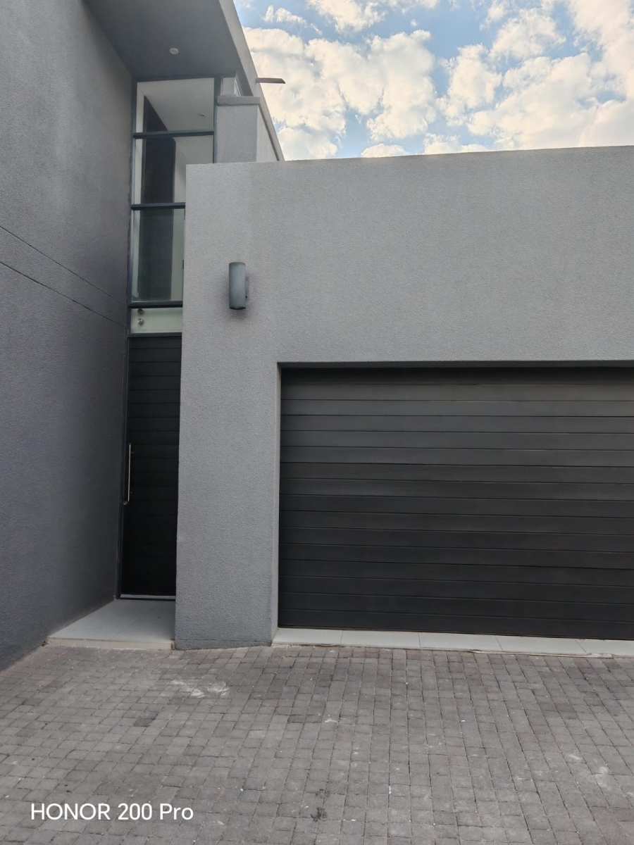 To Let 3 Bedroom Property for Rent in Raslouw Gauteng