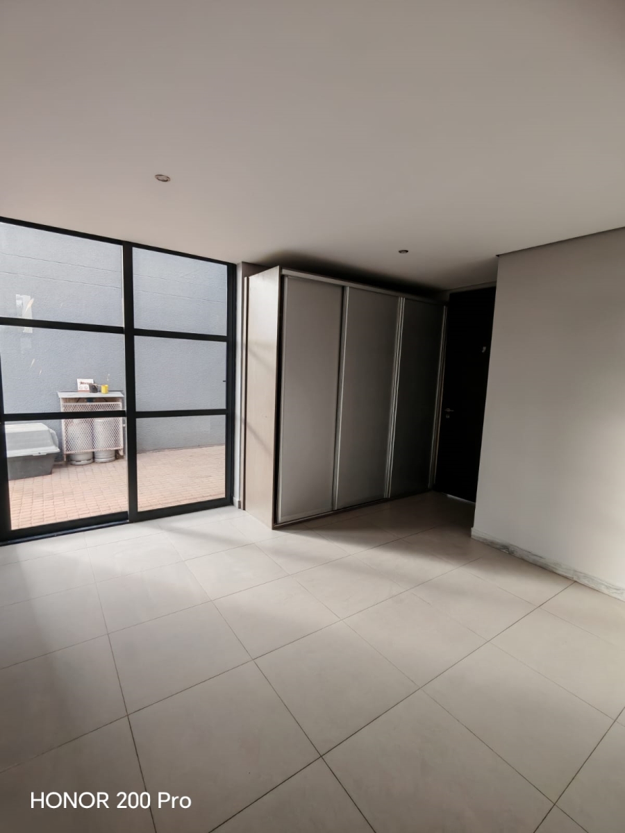 To Let 3 Bedroom Property for Rent in Raslouw Gauteng