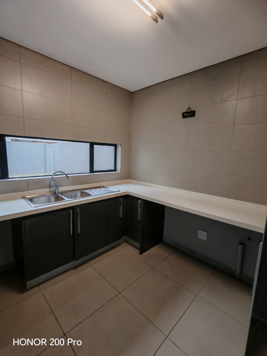 To Let 3 Bedroom Property for Rent in Raslouw Gauteng