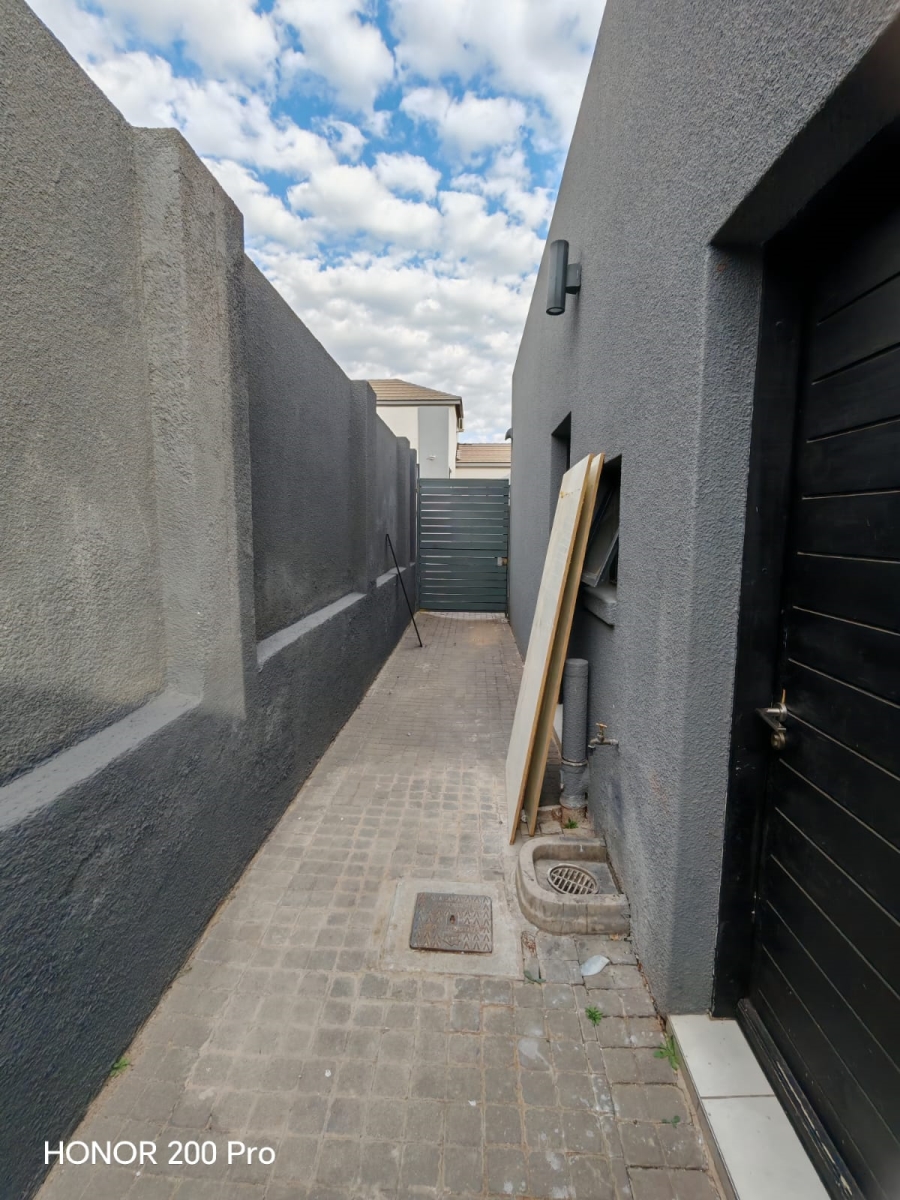 To Let 3 Bedroom Property for Rent in Raslouw Gauteng