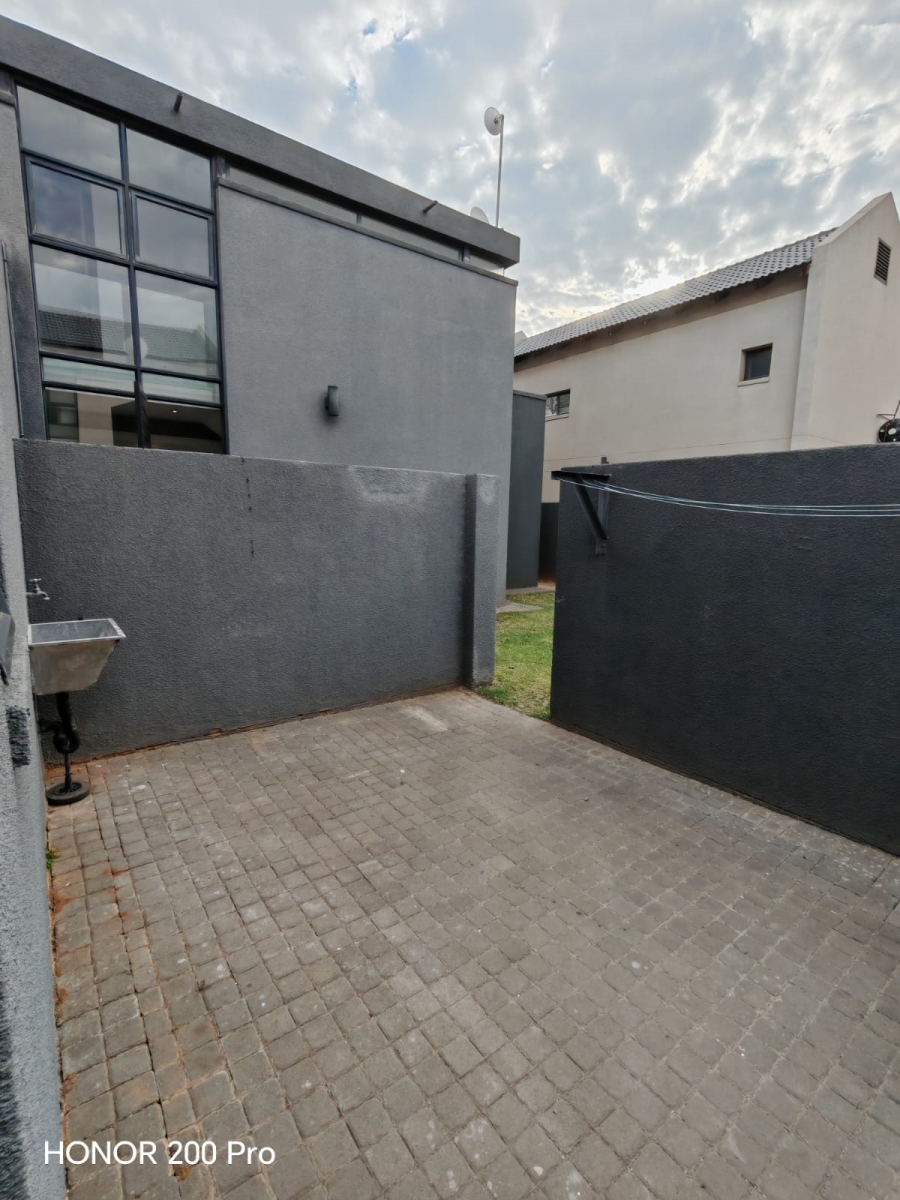 To Let 3 Bedroom Property for Rent in Raslouw Gauteng