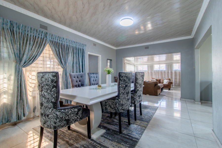 5 Bedroom Property for Sale in Glenanda Gauteng