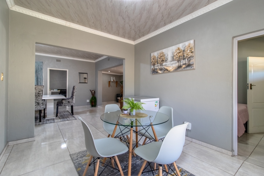 5 Bedroom Property for Sale in Glenanda Gauteng
