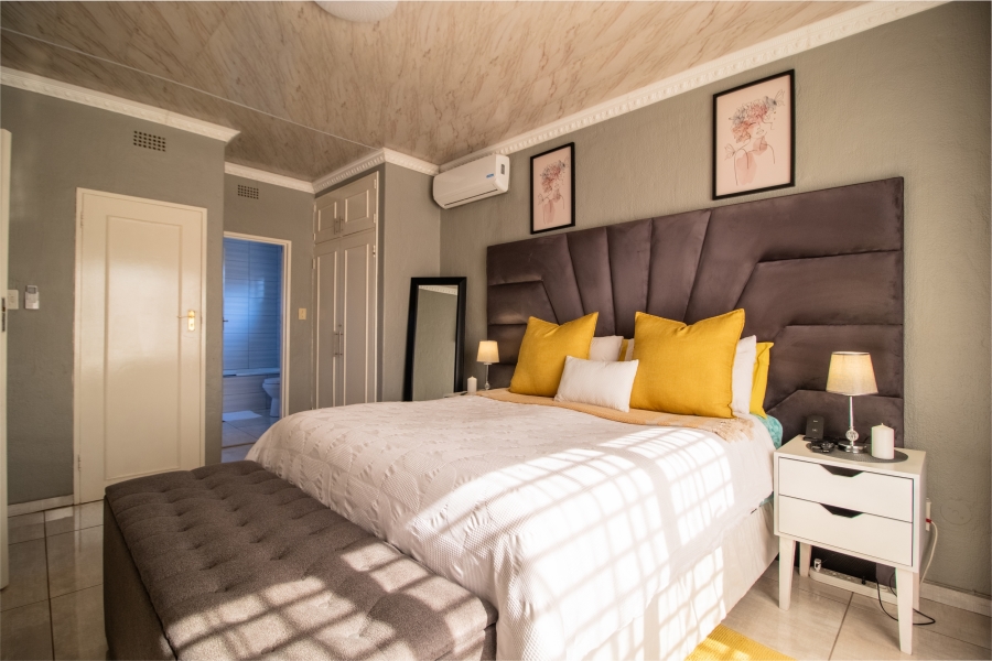 5 Bedroom Property for Sale in Glenanda Gauteng