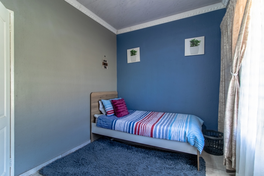5 Bedroom Property for Sale in Glenanda Gauteng