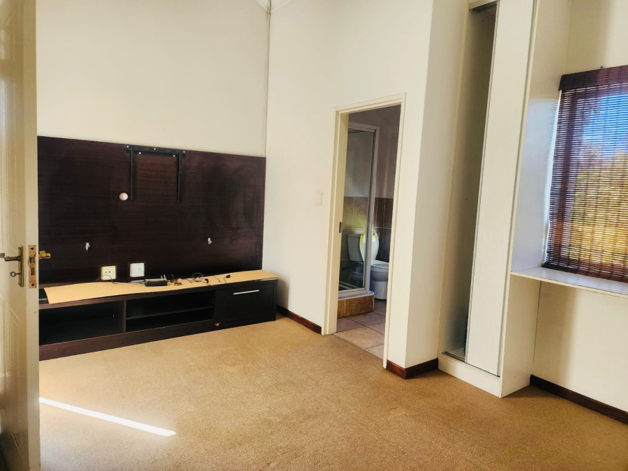 To Let 3 Bedroom Property for Rent in Sunninghill Gauteng