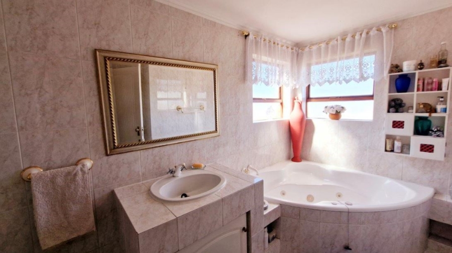 3 Bedroom Property for Sale in Bassonia Gauteng