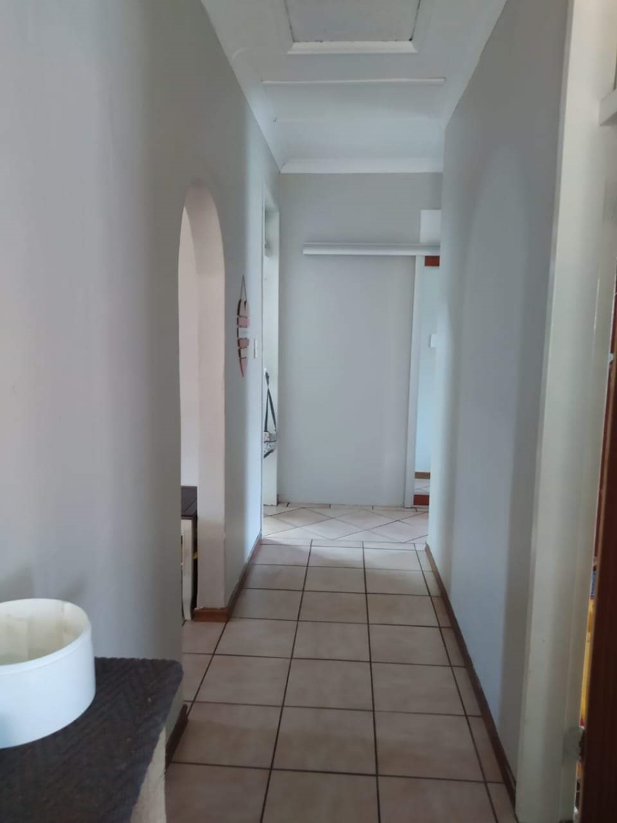 To Let 3 Bedroom Property for Rent in Moregloed Gauteng
