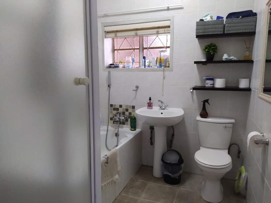 To Let 3 Bedroom Property for Rent in Moregloed Gauteng
