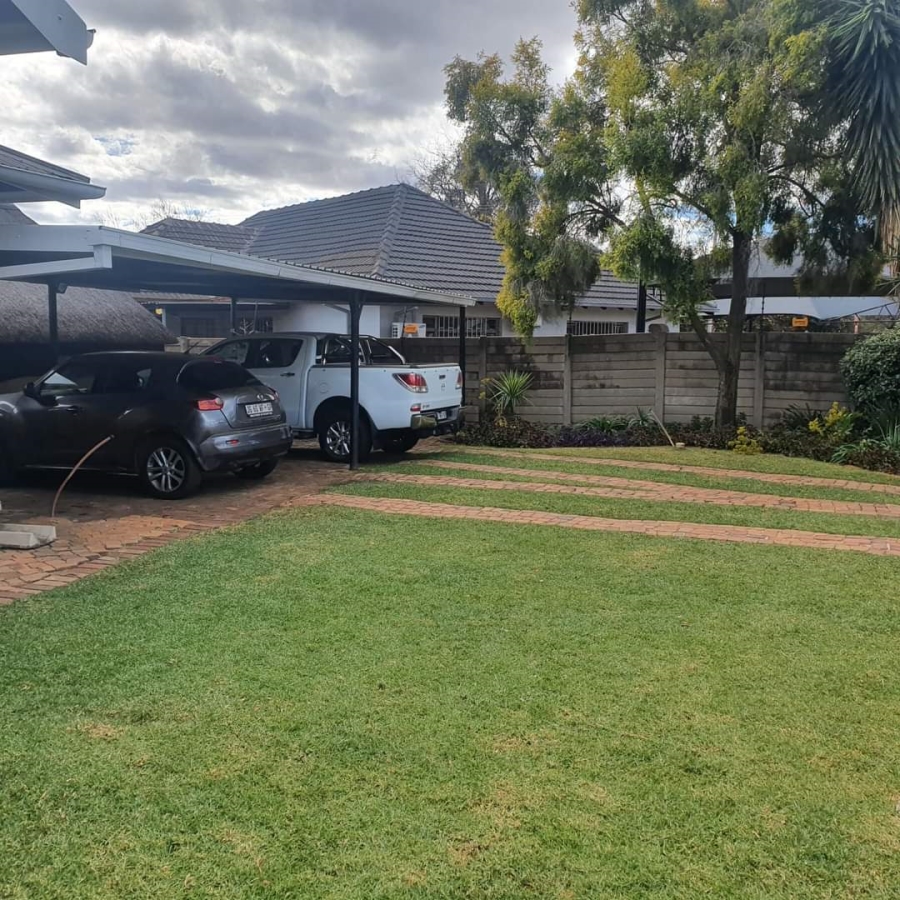 To Let 3 Bedroom Property for Rent in Moregloed Gauteng
