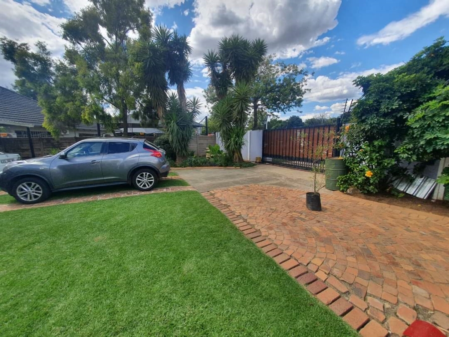 To Let 3 Bedroom Property for Rent in Moregloed Gauteng