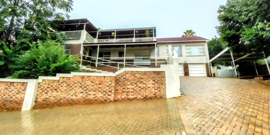 8 Bedroom Property for Sale in Noordheuwel Gauteng