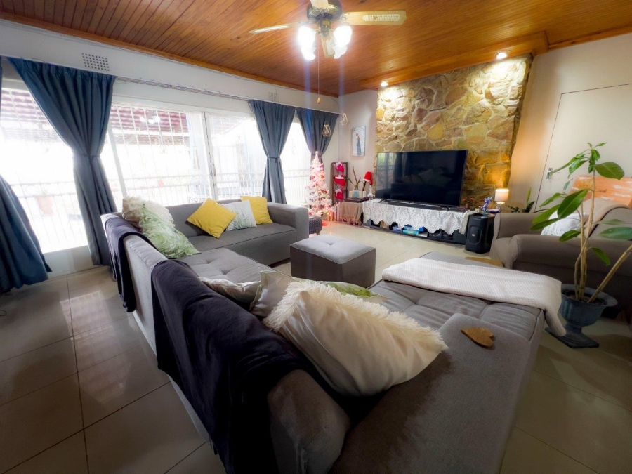 8 Bedroom Property for Sale in Noordheuwel Gauteng