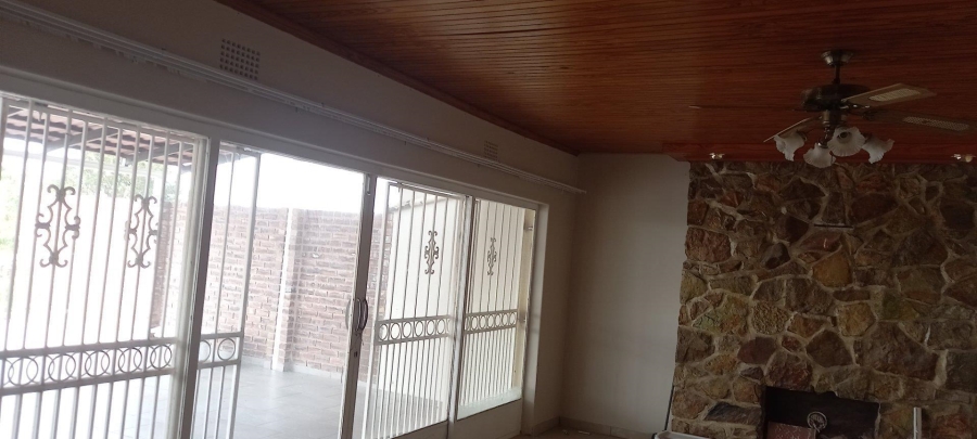 8 Bedroom Property for Sale in Noordheuwel Gauteng