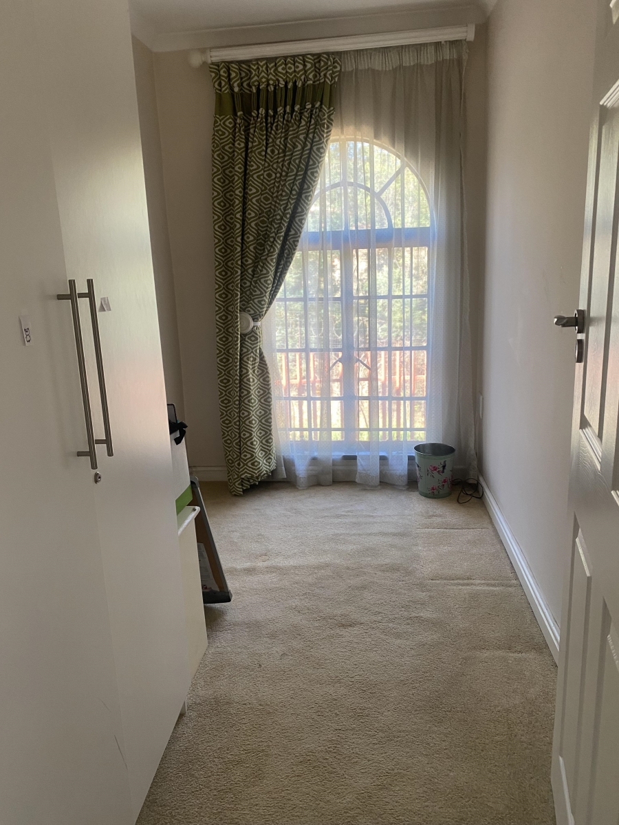 5 Bedroom Property for Sale in Mondeor Gauteng