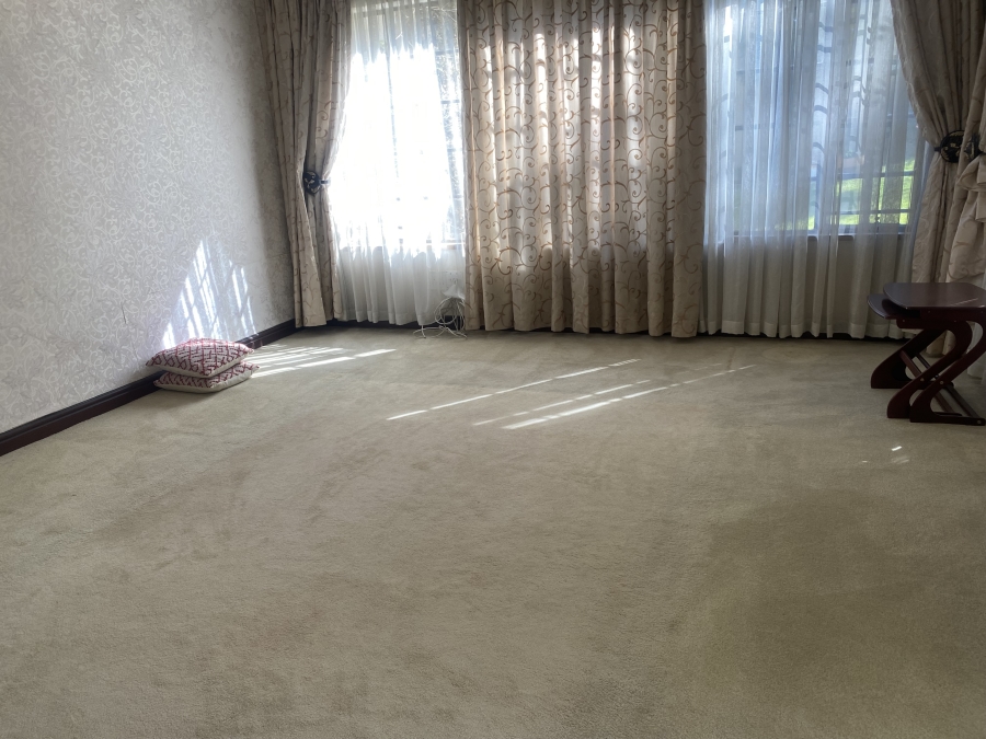 5 Bedroom Property for Sale in Mondeor Gauteng