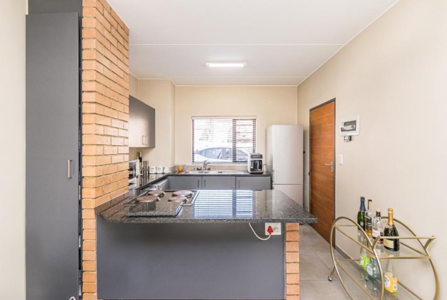 2 Bedroom Property for Sale in Waterfall Ridge Gauteng