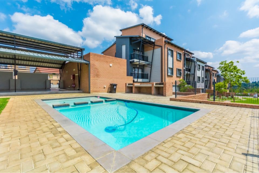 2 Bedroom Property for Sale in Waterfall Ridge Gauteng